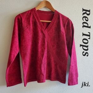 Red-Floral Women's Knit Longsleeve V-Neck Tops size: L.